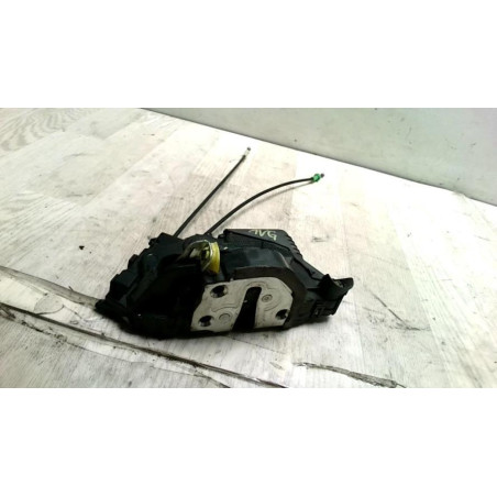 Serrure avant gauche TOYOTA YARIS 2 PHASE 1 d’occasion