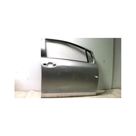 Porte avant droit TOYOTA YARIS 2 PHASE 1 d’occasion