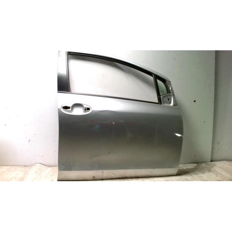 Porte avant droit TOYOTA YARIS 2 PHASE 1 d’occasion