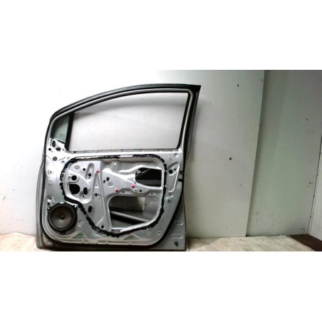 Porte avant droit TOYOTA YARIS 2 PHASE 1 d’occasion
