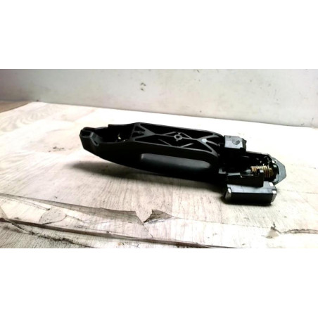 Poignee porte arriere gauche TOYOTA YARIS 2 PHASE 1 d’occasion