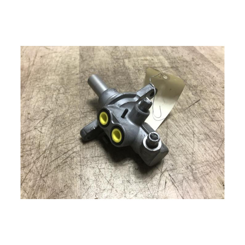Maitre cylindre (freinage) RENAULT TWINGO 3 PHASE 1 d’occasion