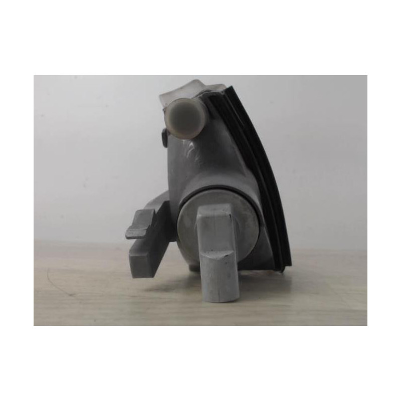 Repetiteur clignotant avant droit  (Feux) RENAULT CLIO 1 PHASE 1 d’occasion
