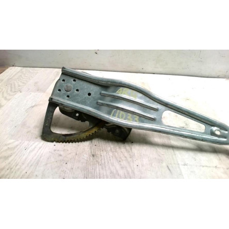 Leve vitre mecanique arriere gauche TOYOTA YARIS 2 PHASE 1 d’occasion