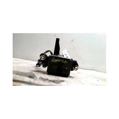 Serrure de coffre TOYOTA YARIS 2 PHASE 1 d’occasion