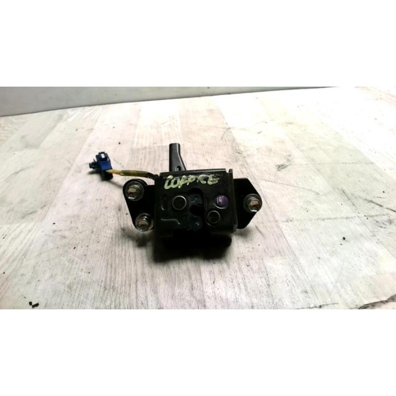 Serrure de coffre TOYOTA YARIS 2 PHASE 1 d’occasion