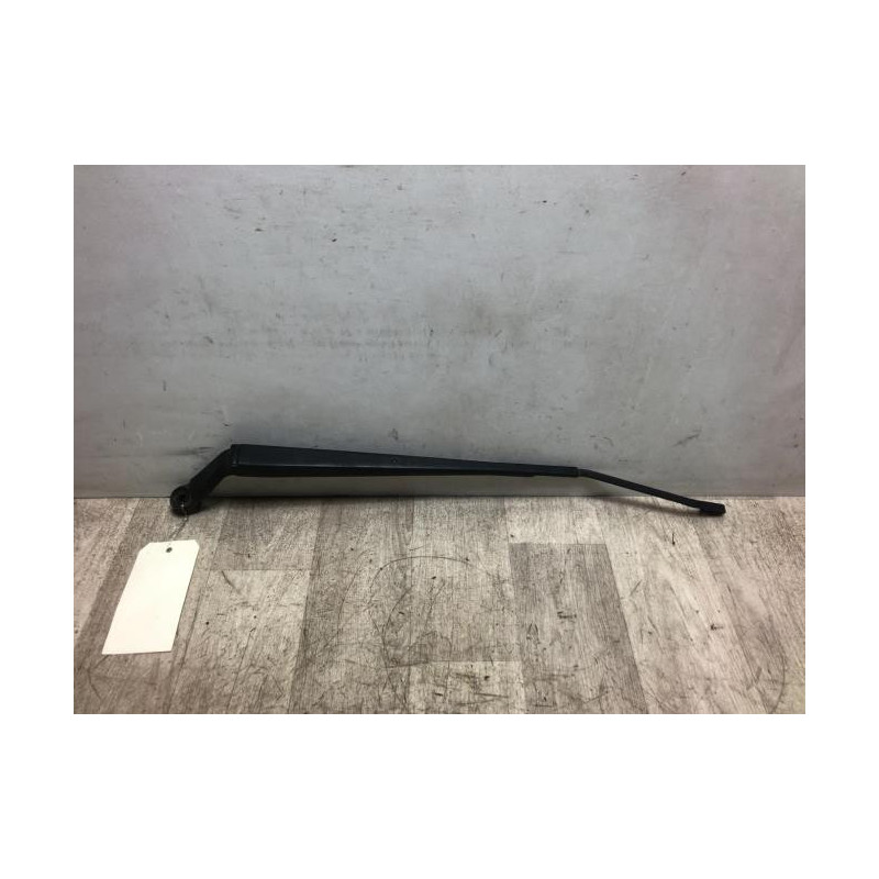 Bras essuie glace avant droit TOYOTA AVENSIS 2 PHASE 1 d’occasion