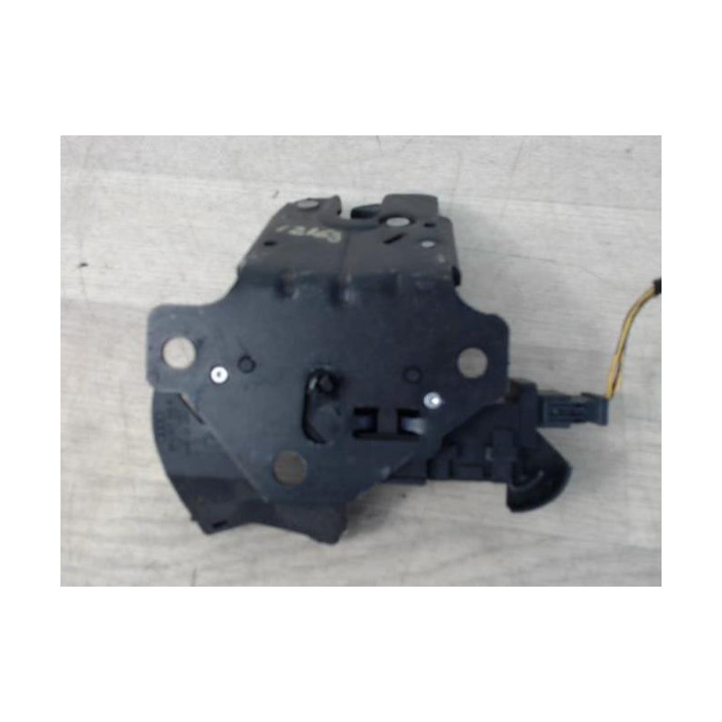Serrure de hayon AUDI A4 2 AVANT PHASE 2 BREAK d’occasion