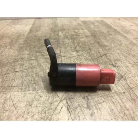 Pompe lave glace avant TOYOTA YARIS 2 PHASE 1 d’occasion