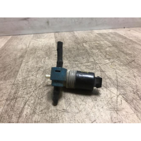 Pompe lave glace avant VOLKSWAGEN POLO 3 PH1 HAYON  (6N1) 1.3 GL d’occasion