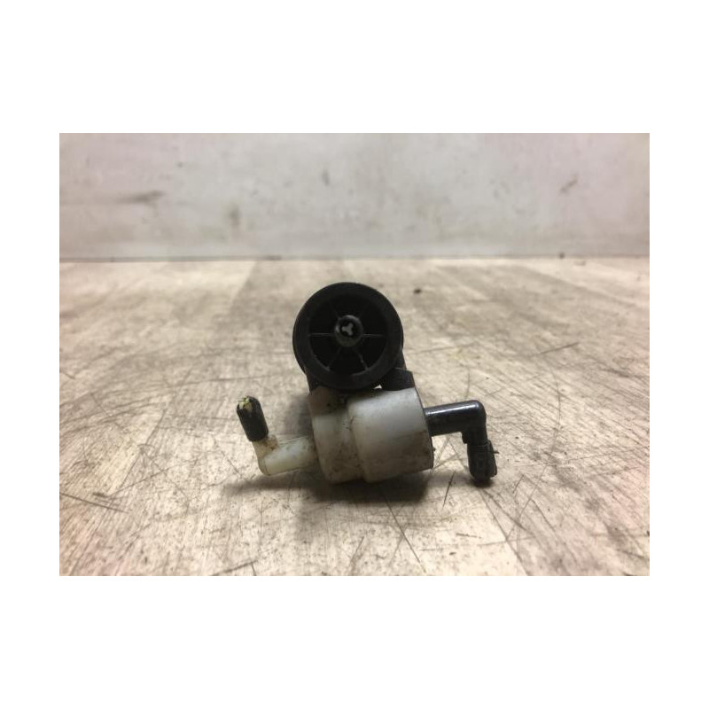 Pompe lave glace avant VOLKSWAGEN POLO 4 PHASE 1 d’occasion