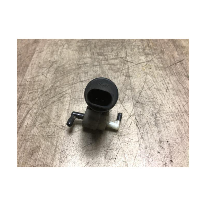 Pompe lave glace avant VOLKSWAGEN POLO 4 PHASE 1 d’occasion