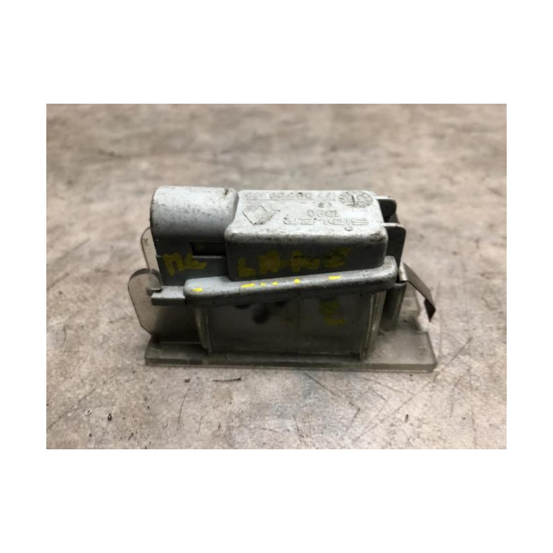 Eclairage de plaque RENAULT  d’occasion