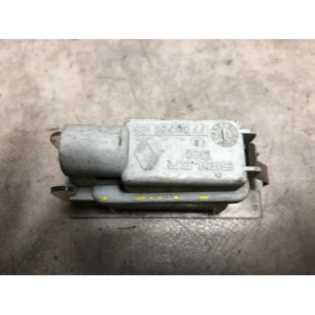 Eclairage de plaque RENAULT  d’occasion