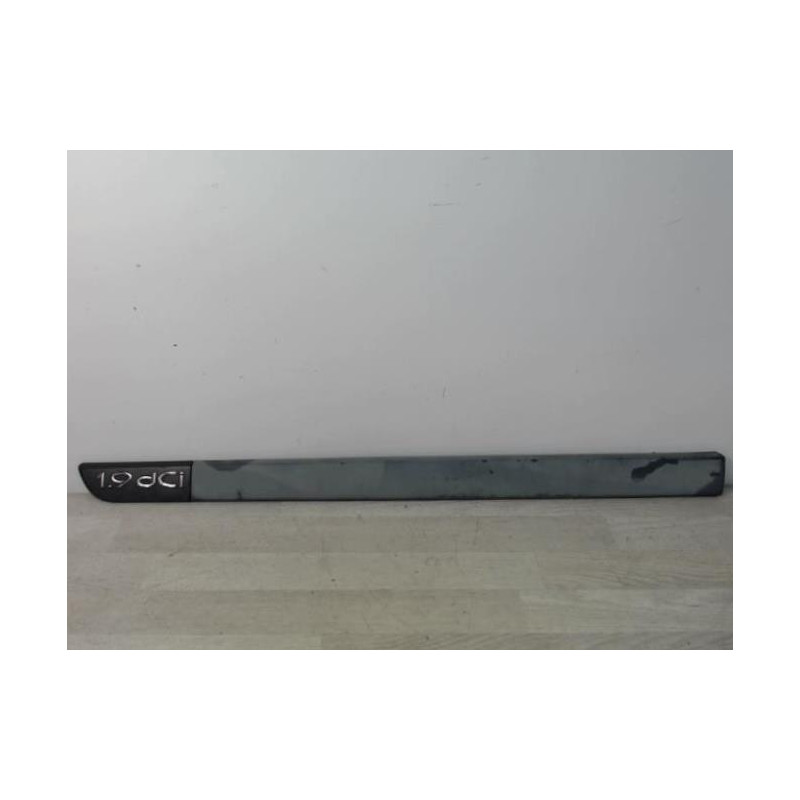 Baguette de porte avant gauche RENAULT SCENIC 2 PHASE 1 d’occasion