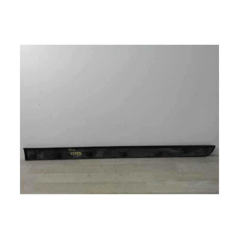 Baguette de porte avant gauche RENAULT SCENIC 2 PHASE 1 d’occasion