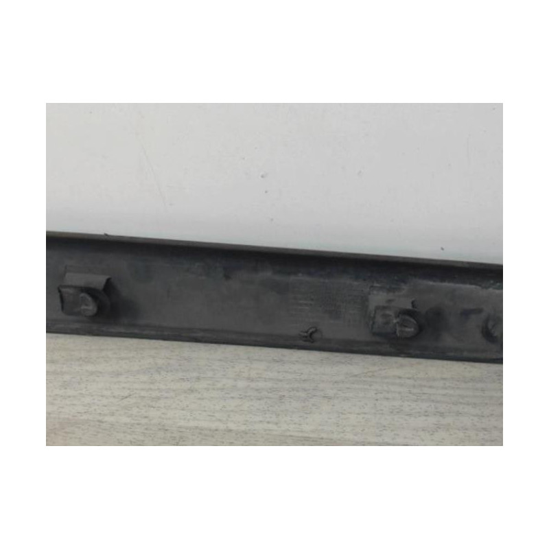 Baguette de porte avant gauche RENAULT SCENIC 2 PHASE 1 d’occasion