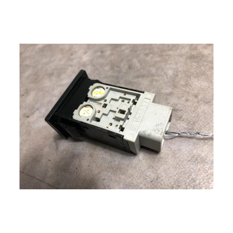Bouton/Interrupteur TOYOTA AVENSIS 2 PHASE 1 d’occasion