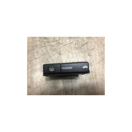 Commande degivrage lunette arriere TOYOTA AVENSIS 2 PHASE 1 d’occasion