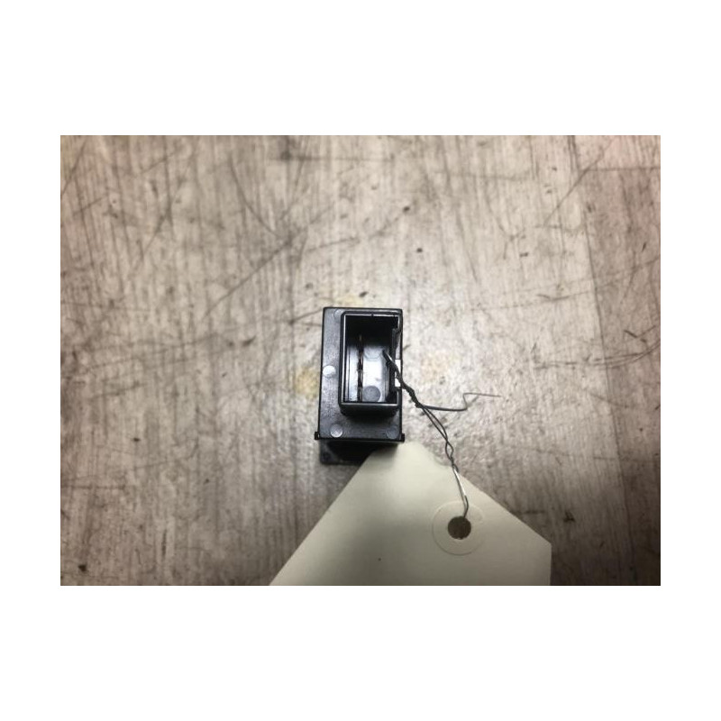 Bouton/Interrupteur TOYOTA AVENSIS 2 PHASE 1 d’occasion