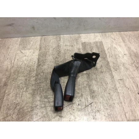 Attache ceinture arriere gauche TOYOTA AVENSIS 2 PHASE 1 d’occasion
