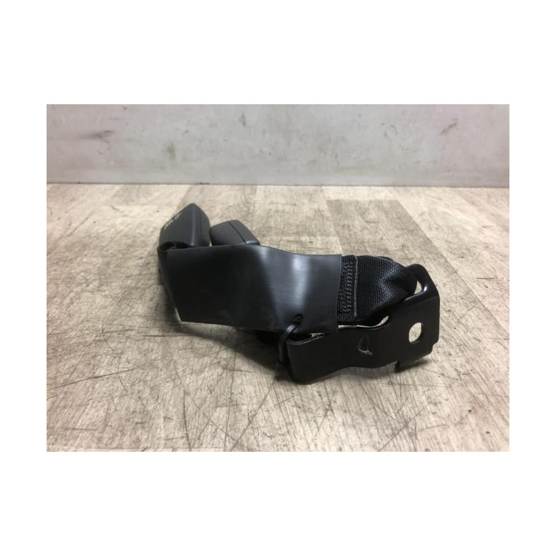 Attache ceinture arriere gauche TOYOTA AVENSIS 2 PHASE 1 d’occasion