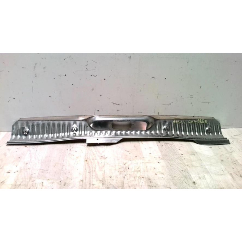 Revetement PEUGEOT 407 PHASE 1 BREAK d’occasion