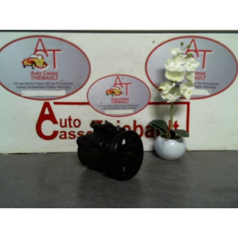 Pompe de direction RENAULT MEGANE I PHASE 1 d’occasion