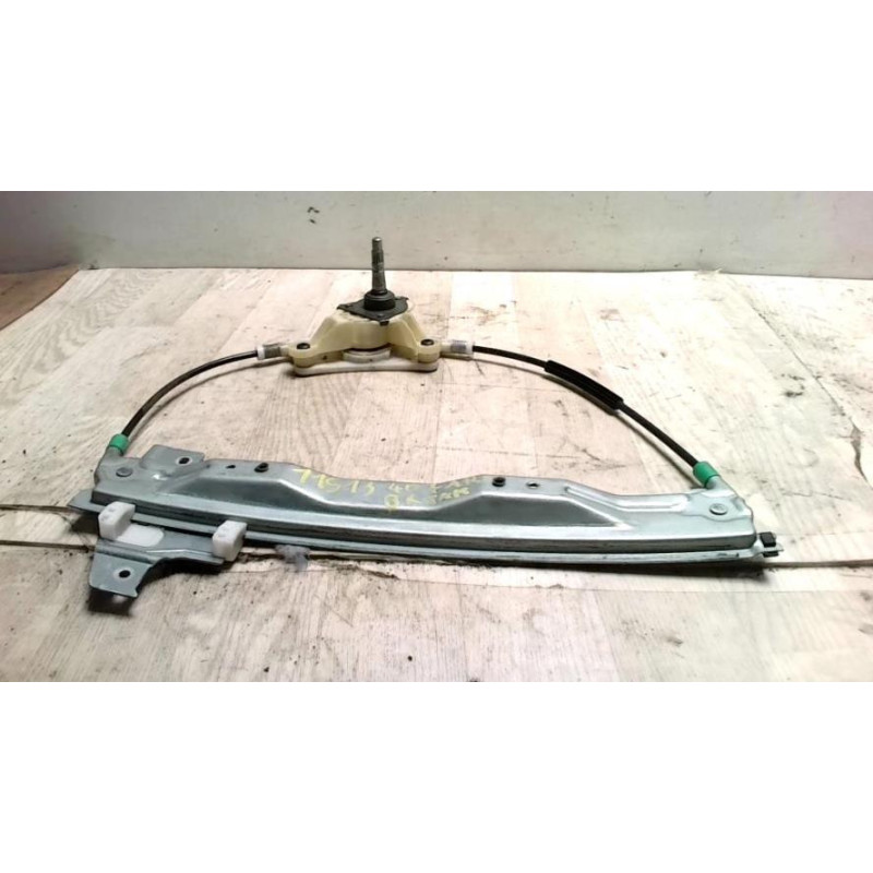 Leve vitre mecanique arriere droit PEUGEOT 407 PHASE 1 BREAK d’occasion