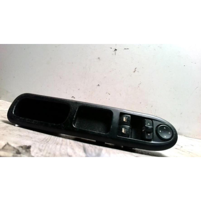 Interrupteur de leve vitre avant gauche PEUGEOT 407 PHASE 1 BREAK d’occasion