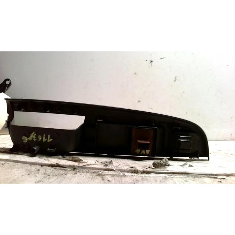 Interrupteur de leve vitre avant gauche VOLKSWAGEN GOLF 5 d’occasion