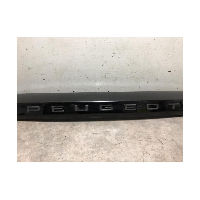 Baguette de coffre PEUGEOT 2008 2 d’occasion