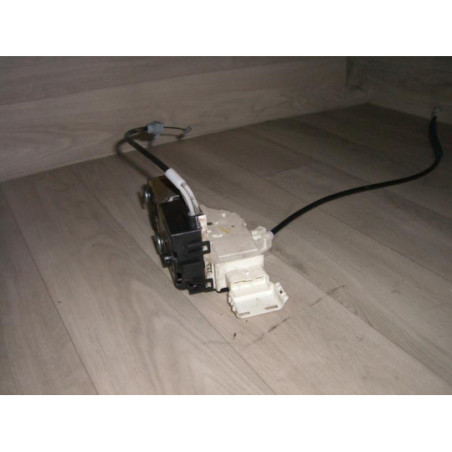 Serrure arriere droit PEUGEOT 407 PHASE 1 d’occasion