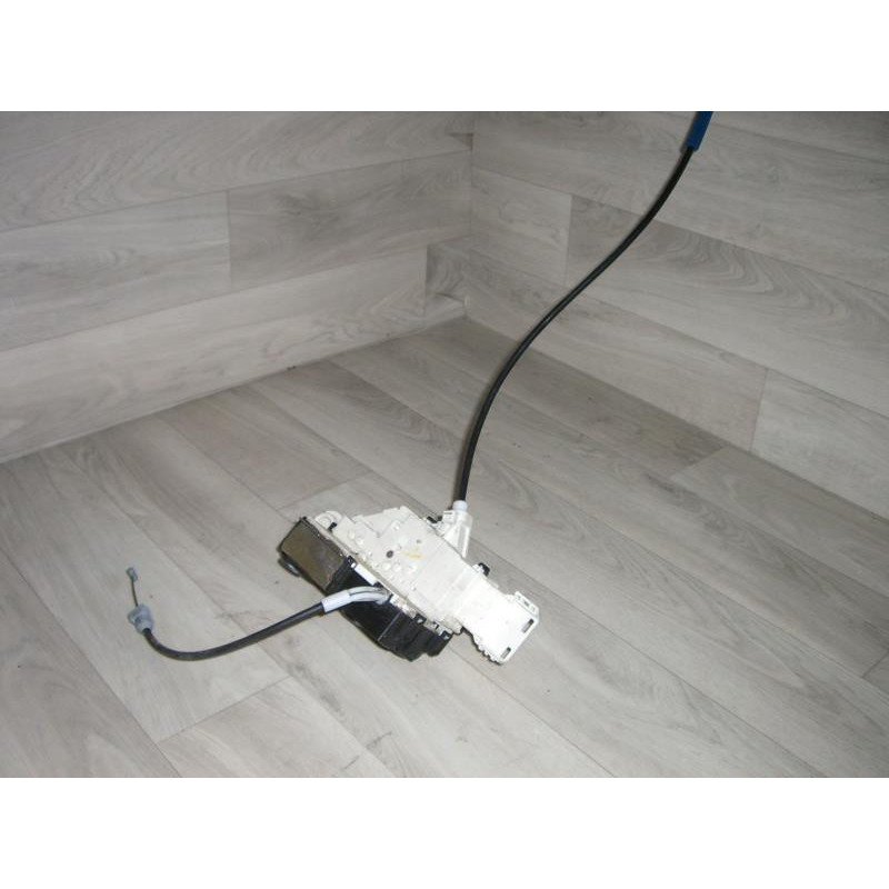 Serrure arriere droit PEUGEOT 407 PHASE 1 d’occasion