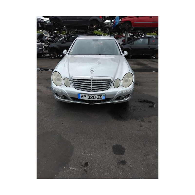 Support de phare gauche (tôle) MERCEDES CLASSE E 211 PHASE 1 d’occasion