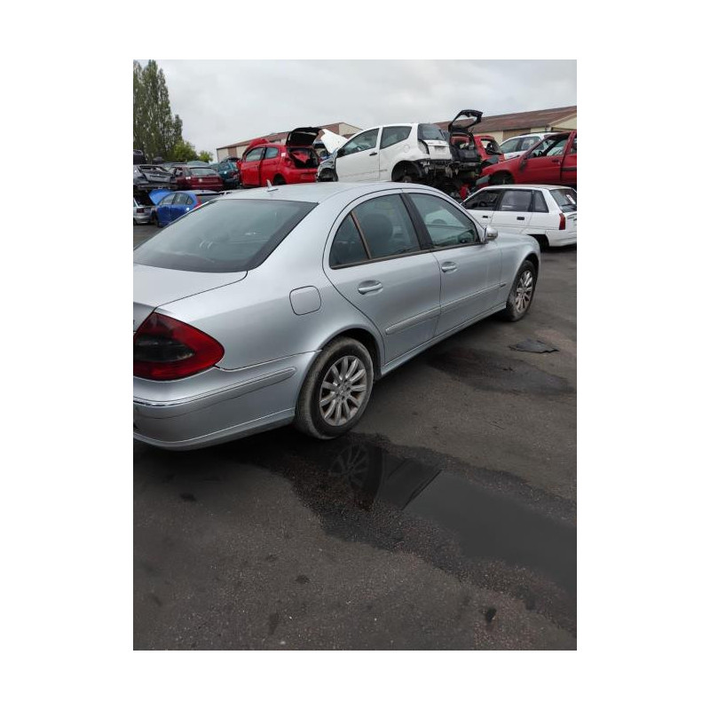 Support de phare gauche (tôle) MERCEDES CLASSE E 211 PHASE 1 d’occasion