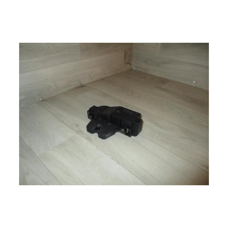 Serrure de hayon PEUGEOT 307 PHASE 1 d’occasion