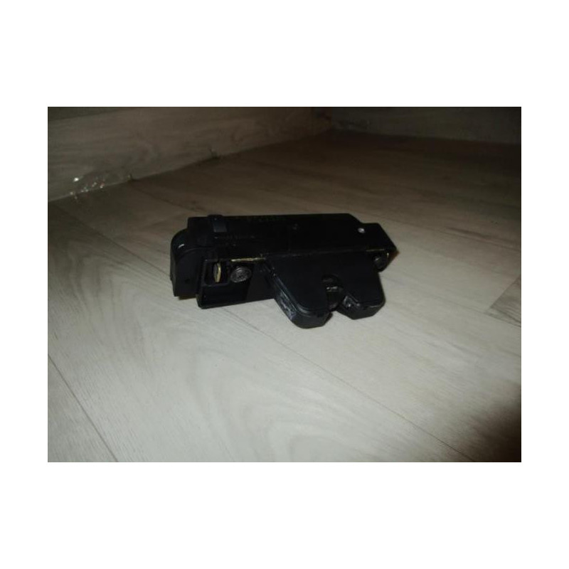 Serrure de hayon PEUGEOT 307 PHASE 1 d’occasion