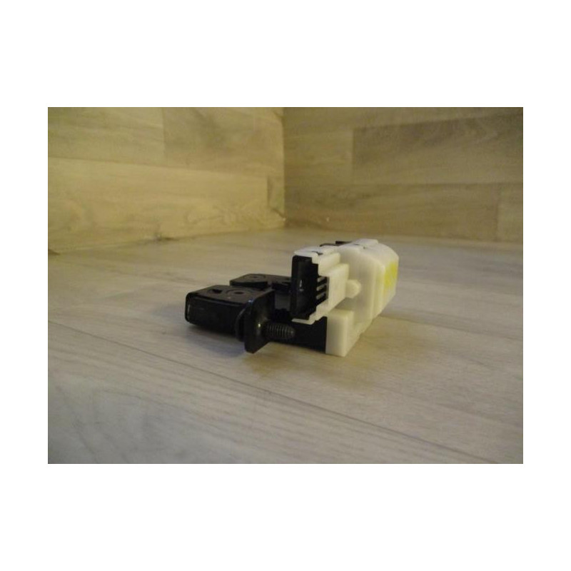 Serrure de hayon RENAULT  d’occasion