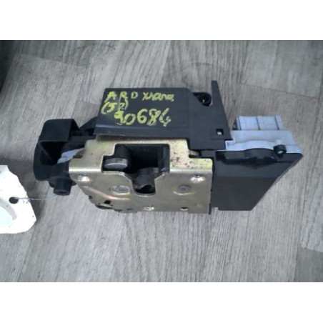 Serrure arriere droit CITROEN XSARA PHASE 1 BREAK d’occasion