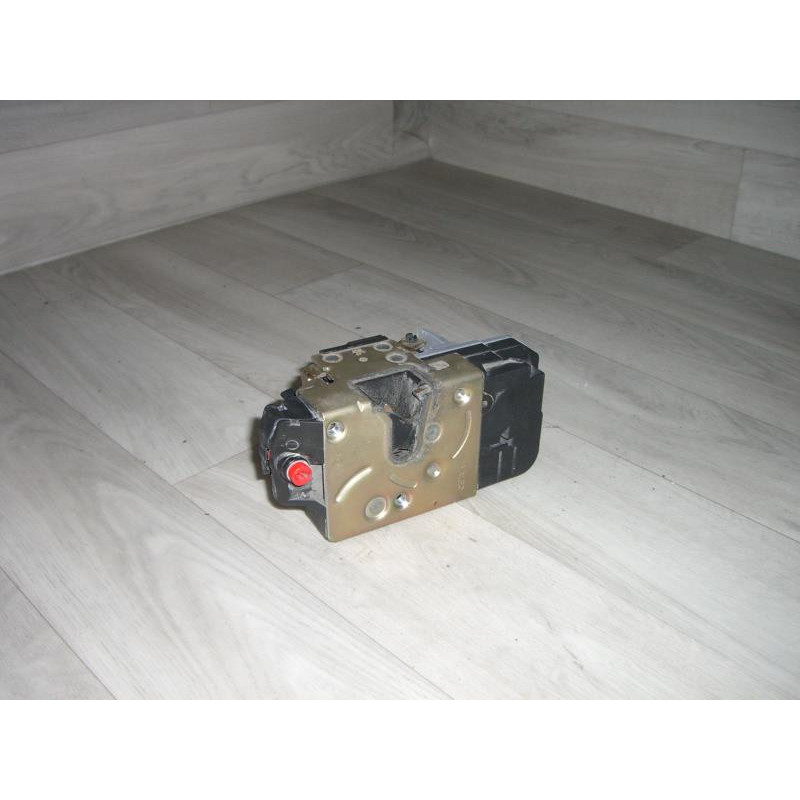 Serrure arriere droit PEUGEOT 206 PHASE 1 d’occasion