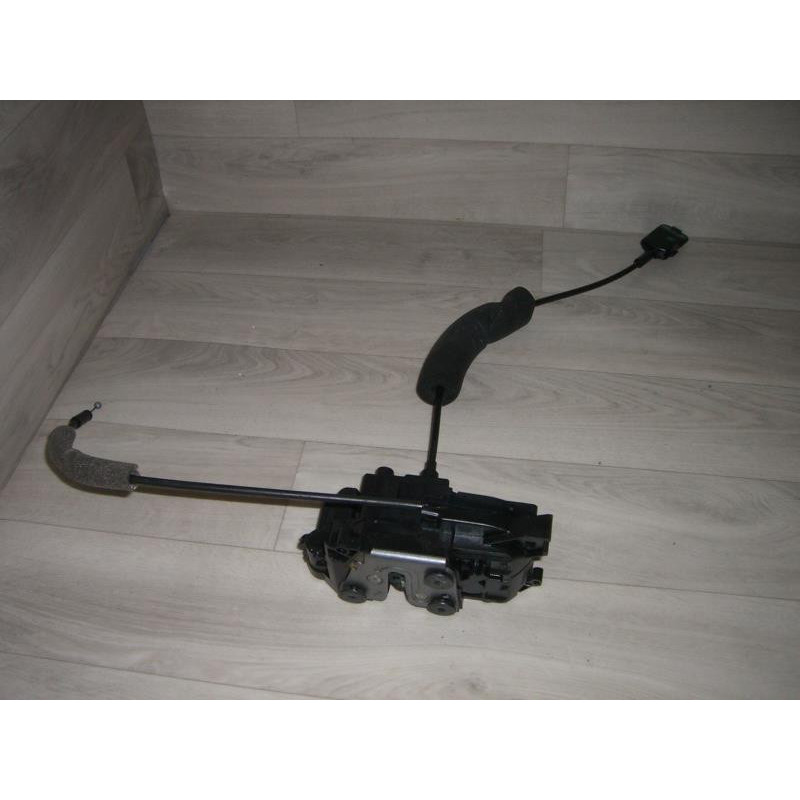 Serrure arriere droit RENAULT MEGANE 3 PHASE 1 d’occasion