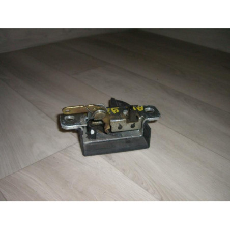 Serrure de hayon VOLKSWAGEN POLO 4 PHASE 1 d’occasion