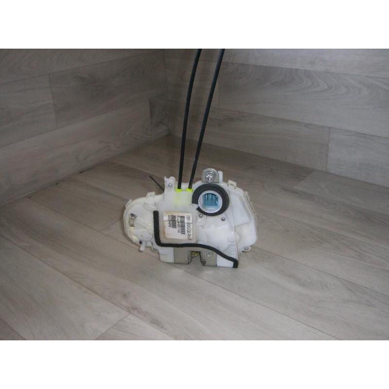 Serrure arriere droit HONDA CIVIC 7 PHASE 1 d’occasion