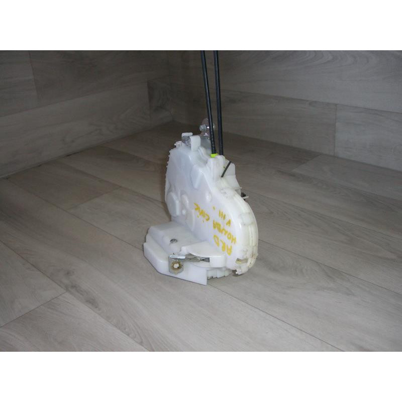 Serrure arriere droit HONDA CIVIC 7 PHASE 1 d’occasion