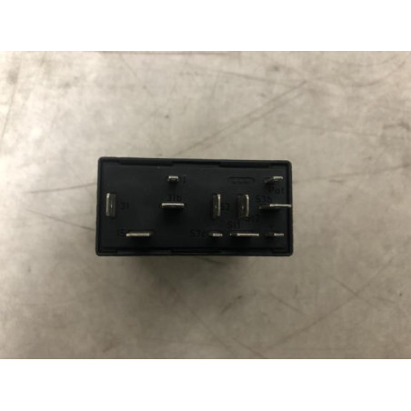 Relais electrique VOLKSWAGEN  d’occasion