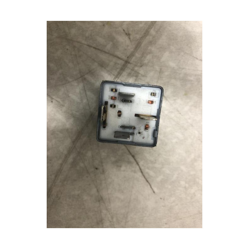 Relais electrique AUDI  d’occasion