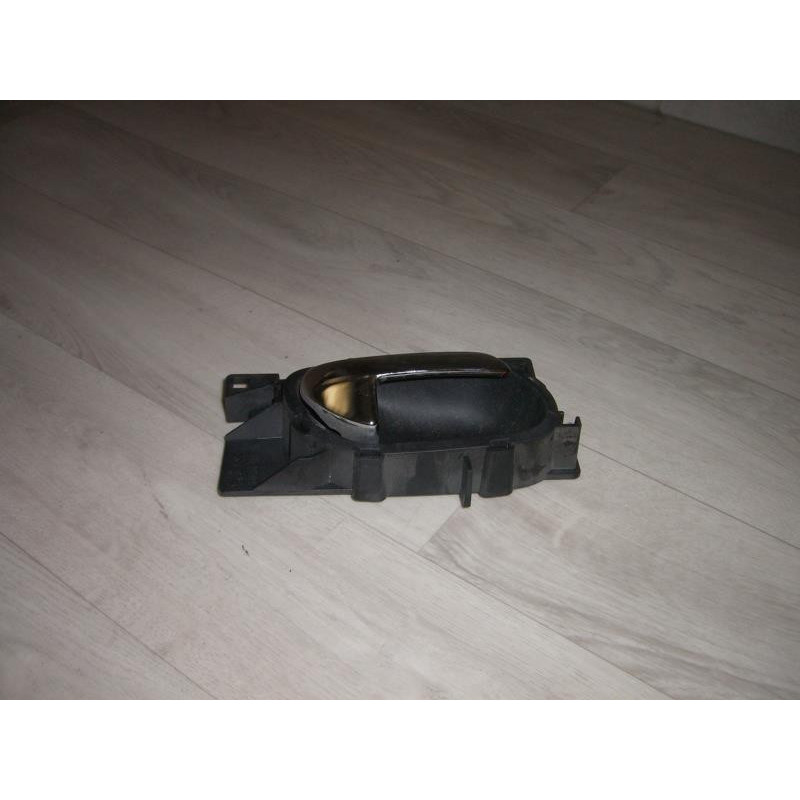 Poignee interieur arriere droit PEUGEOT 407 PHASE 1 BREAK d’occasion