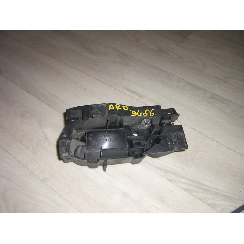 Poignee interieur arriere droit PEUGEOT 407 PHASE 1 BREAK d’occasion