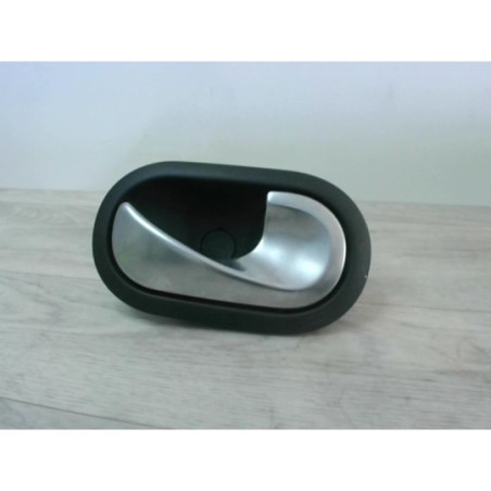 Poignee interieur avant droit RENAULT SCENIC 2 PHASE 2 d’occasion